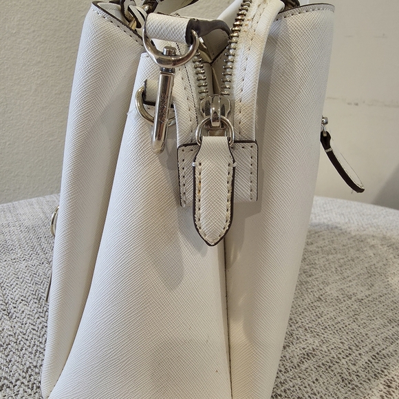 DKNY PURSE - Picture 15 of 16